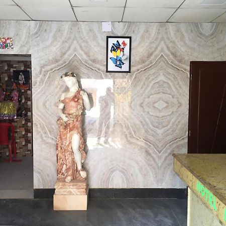 Hotel Maa Kamakhya ปูรี ภายนอก รูปภาพ