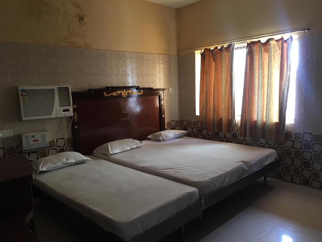 Hotel Maa Kamakhya ปูรี ภายนอก รูปภาพ
