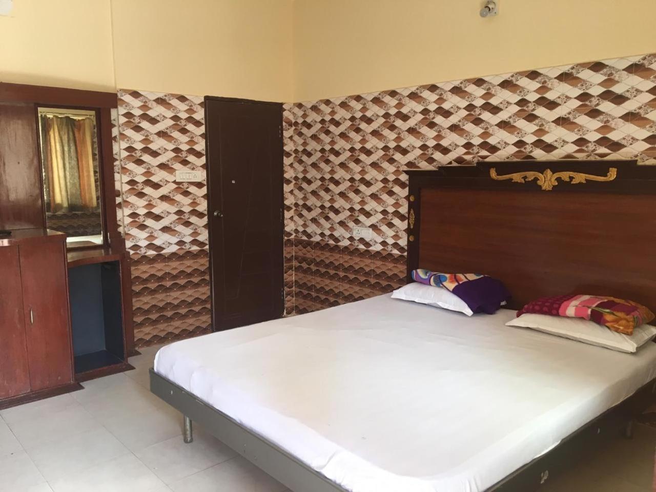 Hotel Maa Kamakhya ปูรี ภายนอก รูปภาพ